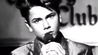 River Phoenix - Saturn