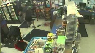 Texas firefighter takes down armed robber