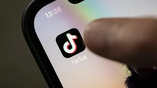 Lawmakers unveil bipartisan bill to ban TikTok over spying concerns | ABCNL