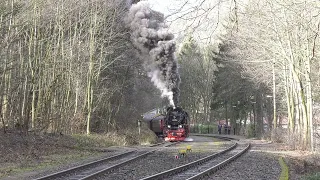 Laute Anfahrt am Berg - Dampfloks auf Bergfahrt