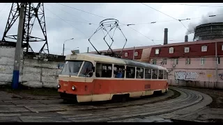 Kiev. Tug and trams on a turn./Буксир и трамваи на повороте между остановками П.Усенка и Г.Хоткевича