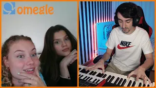 Playing Piano for GIRLS on Omegle 6