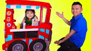 Jannie Pretend Play with Food Truck Kitchen Toyset