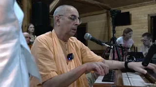 October 25, 2022 - Carpathians Retreat - Damodarastakam and Kirtan