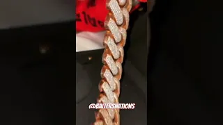 6ix9ine’s 1 MILLION DOLLAR CHAIN‼️😱🎶 #6ix9ine #6ix9inefans #jewelry #icedoutchain #shorts #viral