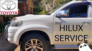 Toyota Hilux D4D service oil and filter, Diesel fuel filter how to. KUN26R