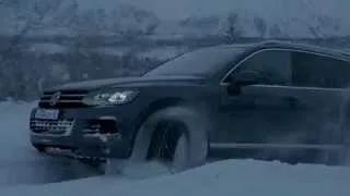 VW Touareg Snow Action Uphill Performance Alaska