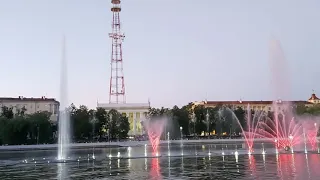 Новый фонтан на реке Свислочь в Минске. Беларусь.