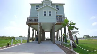 18026 Shaman Rd, Galveston, TX 77554