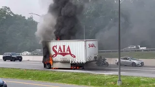 A truck caught fire 🔥