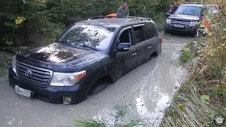 Утопили Land Cruiser 200 и скорую помощь! Вот это offroad!