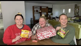 Trying snacks from other countries (holiday box)