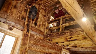 Building a Loft in my Off Grid Log Cabin in the Woods with Salvaged Materials