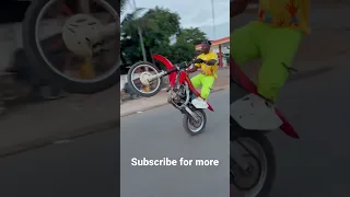 Somebody’s 🦍🦍#ktm #bikelife #wheelie #trending #viral #viralvideo #togo #228 #comedy #wheelie