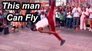 NEW YORK STREET ACROBAT PERFORMANCE IN TIME SQUARE NEW YORK #geniosinlampara