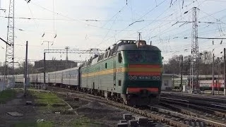 Электровоз ЧС8-043 с поездом №17/18 Киев — Анапа