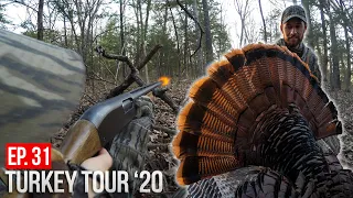 SPRING TURKEY HUNTING in MISSOURI (Hard Gobbling Bird!)