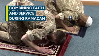 How do Muslim soldiers combine faith with duties during Ramadan?