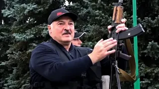 КАК ЖЕ ОН БЗДИТ! Лукашенко в агонии мечется С АВТОМАТОМ