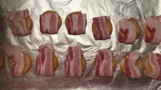 Appetizer Sweet Bacon Crackers | Southern Sassy Mama