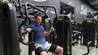 Converging Chest Press Machine (Technogym)