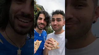 How Italians eat pizza