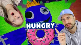 Escape Hungry Blue In Rainbow Friends (Roblox)
