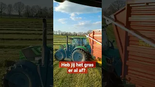 1e snede gras hakselen bij melkveebedrijf Holmer in Laren (Gld.)