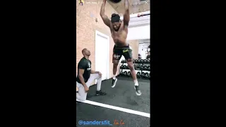 Derrick Henry training in gym hulk mode; another rushing title. #DerrickHenry,#NFL, #ESPN #SportNews
