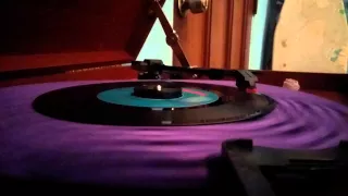 Frankie Valli & the 4 Seasons- "C'mon Marianne" (45 RPM)