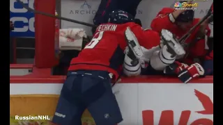 Alex Ovechkin's huge hit against Timmins, sends him on a bench (17 dec 2022)