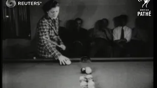 SPORTS / USA: Female pool player performs trick shots (1938)