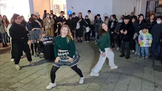 [STREET ARTIST] BLACK MIST: ALINA & LIA. HONGDAE BUSKING (HYPE BOY) 230305.