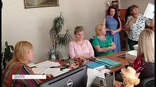 Скандал в гімназії Дніпра: батьки трьох школярок заявляють, що їхніх дітей не перевели до 10 класу