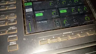 How to set microphone in piano PSR sx700