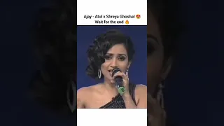 Shreya Ghoshal performing live with Ajay-Atul in front of sonu nigam and Sanjay leela bhansali