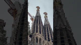 Гауди сошёл с ума? #топ #испания #необычное #Барселона #Гауди #СаградаФамилия #Храм #Искусство