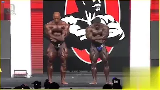 BIG RAMY vs BRANDON CURRY COMPARISON IN PRE JUDGING 2021 MR OLYMPIA