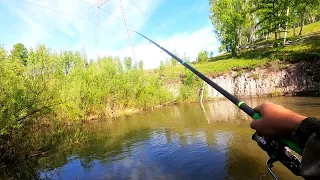 Рыбалка на РЕКЕ по БОЛЬШОЙ Воде/Рыбка берет-Ведерко накидал.