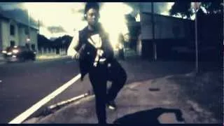 La Roux 'In For The Kill' - Skrillex remix (OFFICIAL DANCE VIDEO)