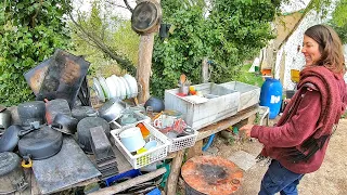 Decidieron recuperar una aldea abandonada y convertirla en su hogar