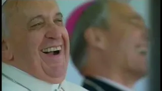 Piazza San Pietro: Il Papa ride tantissimo per lo show di Max Giusti