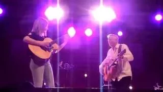 Tommy Emmanuel & Gabriella Quevedo: Classical Gas. Photo: Harry Larsson