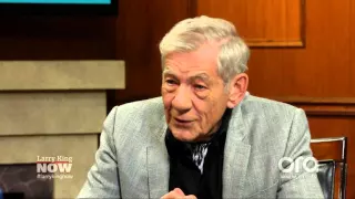 Ian McKellen's Advice For Singles: Put Down Your iPhone | Larry King Now | Ora.TV