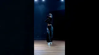 Shoong! | TAEYANG x LISA | Dance Cover By NHAN PATO #nhanpato #shoongchallenge #lisa #shoong #tiktok