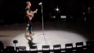 Coldplay in Philadelphia - "Humankind" (With Acoustic Guitar Intro) in the Rain!