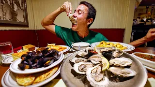 America's Oldest Restaurant!! 🦪 OYSTER BAR + CLAM CHOWDER!! | Union Oyster House, Boston!