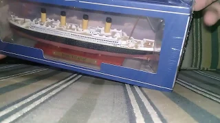 Unboxing the model of rms Titanic