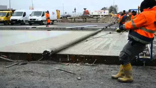 Einsatz Rüttelbohle und Glättwalze im Straßenbau