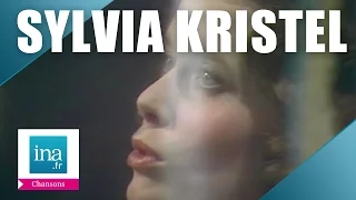 Sylvia Kristel "La Chanson d'Emmanuelle" (live officiel) | Archive INA